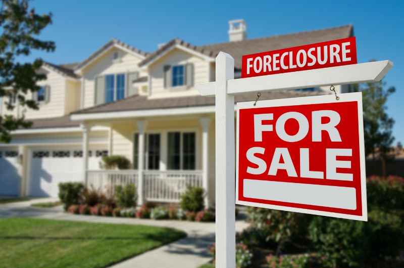 Things To Consider Before Buying a Foreclosed House